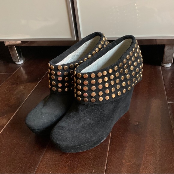 Matiko studded black suede platform ankle bootie - Picture 2 of 5